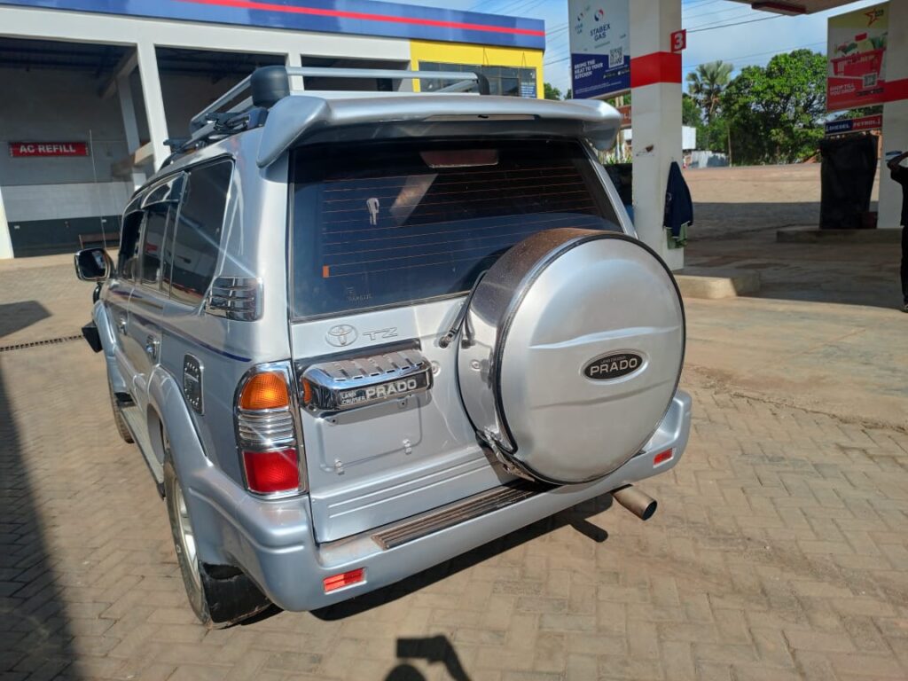 Self drive Uganda-land cruiser self drive Uganda